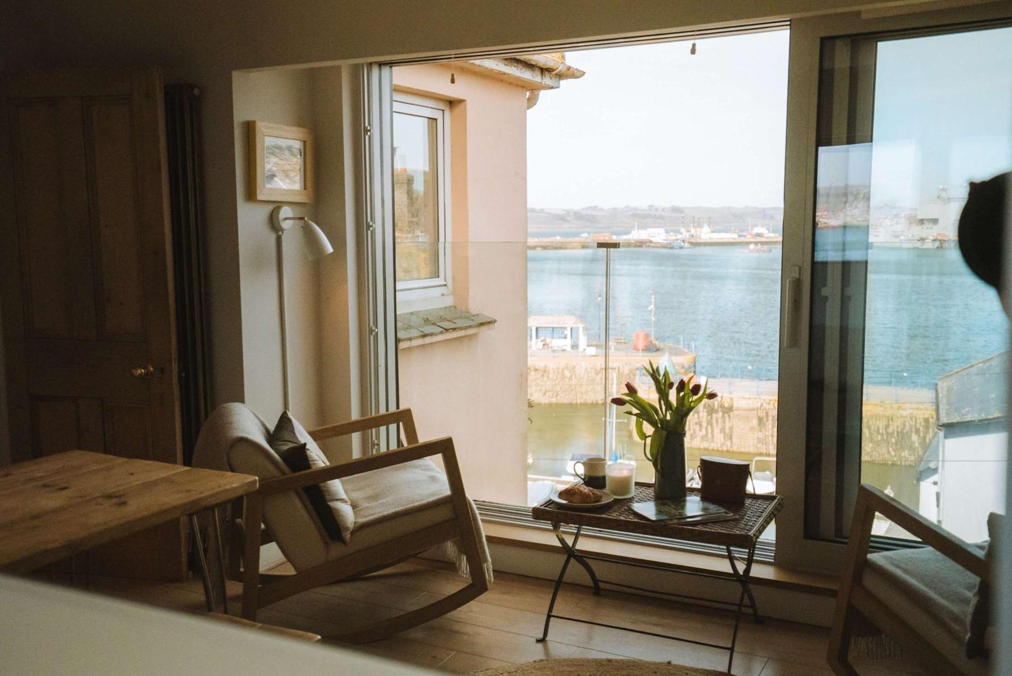 Breathtaking Harbourside Views With Parking At 'Harbour Strand' 팰머스 외부 사진